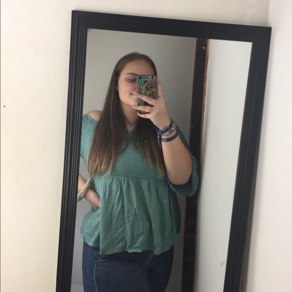 Green Arizona flowey blouse Off the shoulder - Picture 2 of 4